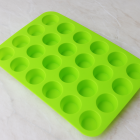 Forma Assadeira de Silicone Mini Cupcake 24 Espaços